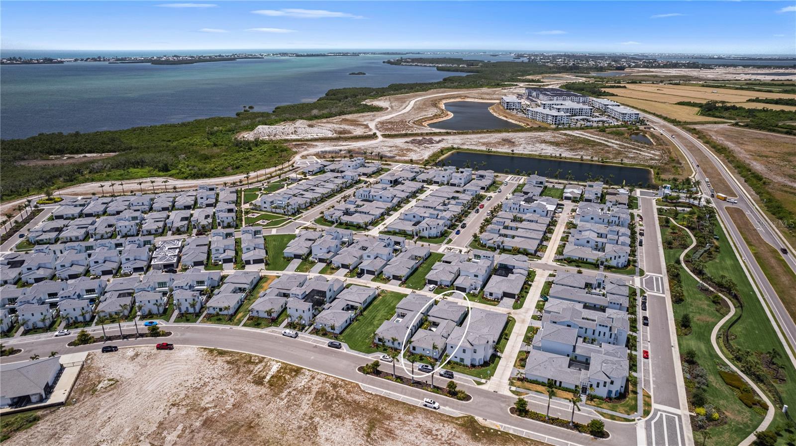 AQUA LAGOON - Residential