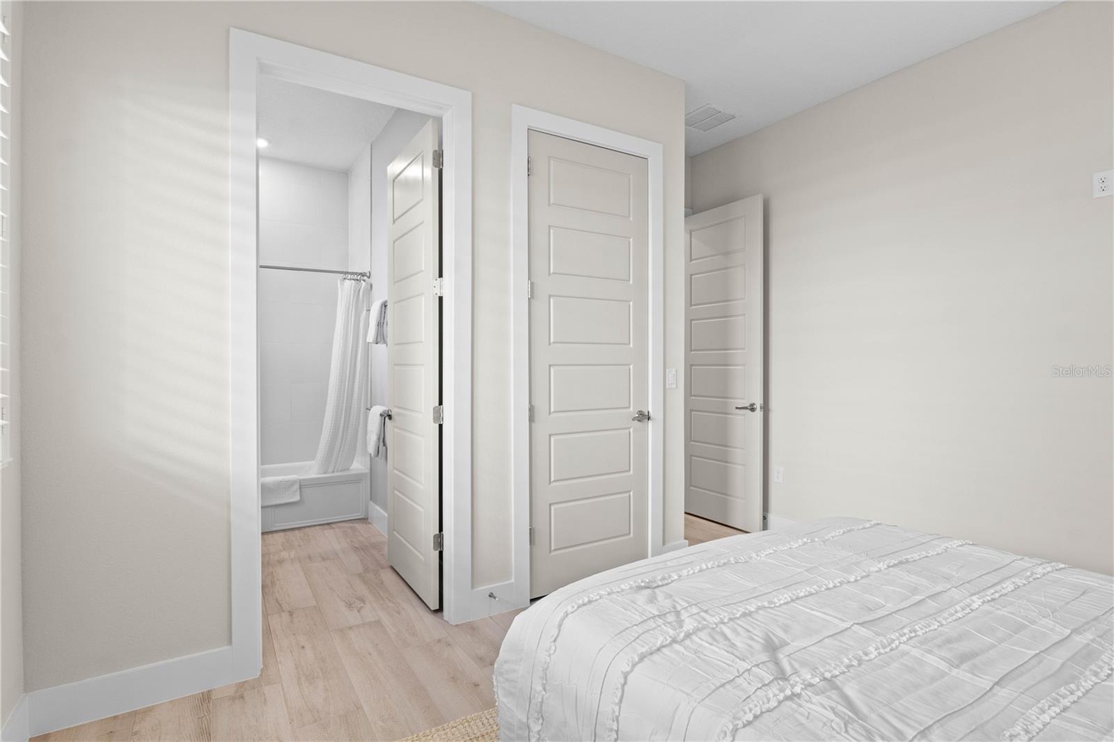 AQUA LAGOON - Residential