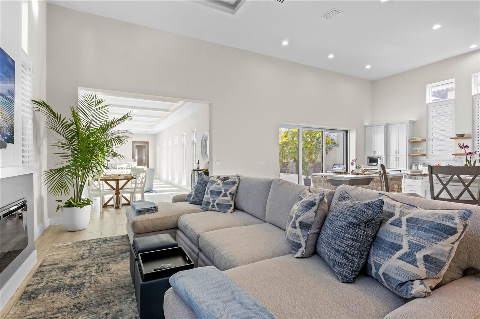 AQUA LAGOON - Residential