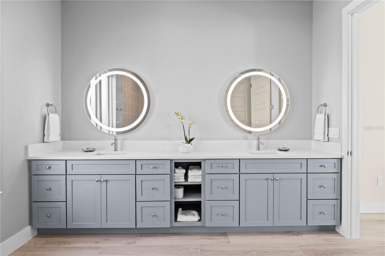 AQUA LAGOON - Residential