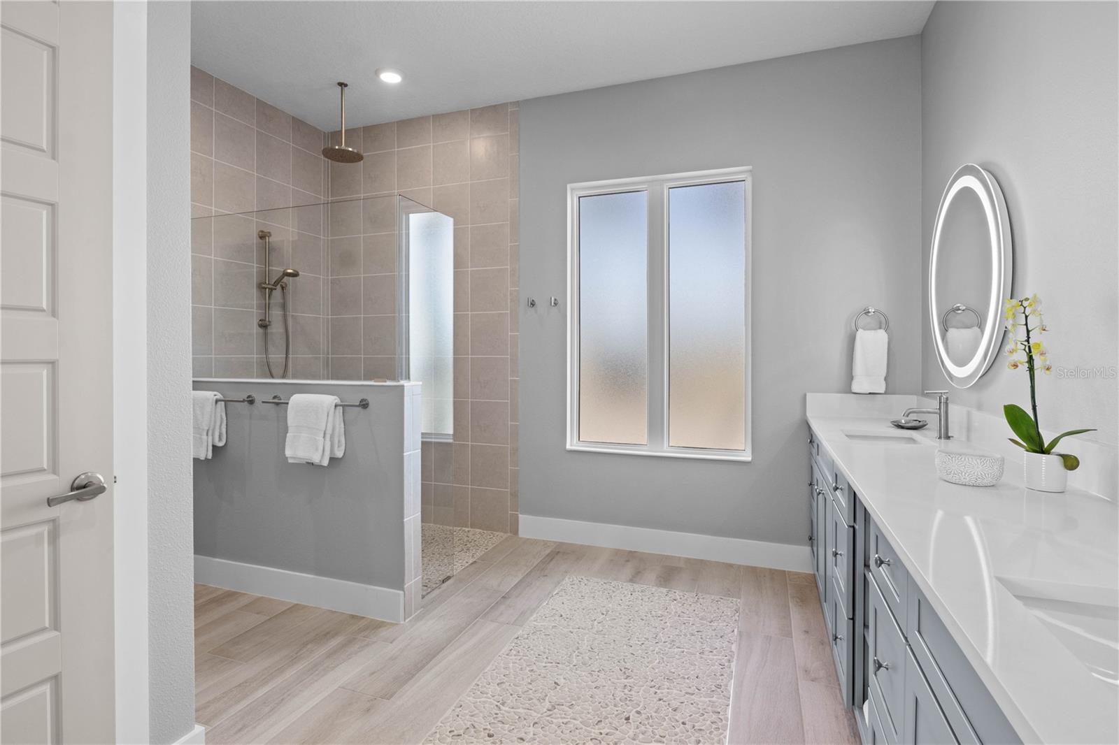 AQUA LAGOON - Residential