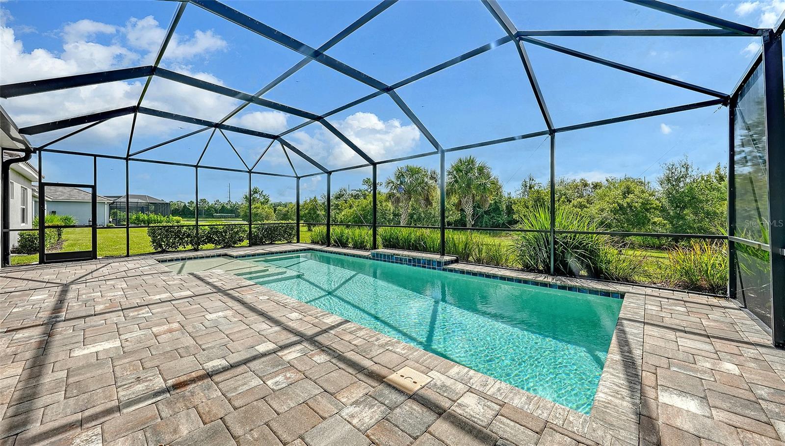 2806 BUTTERFLY JASMINE TRAIL
