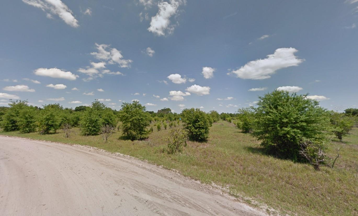 SMITH RANCHETTES 01 - Land