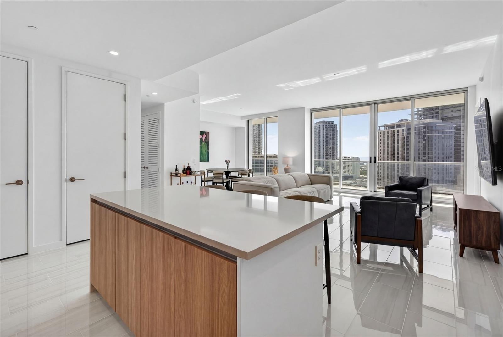 400 CENTRAL - Residential