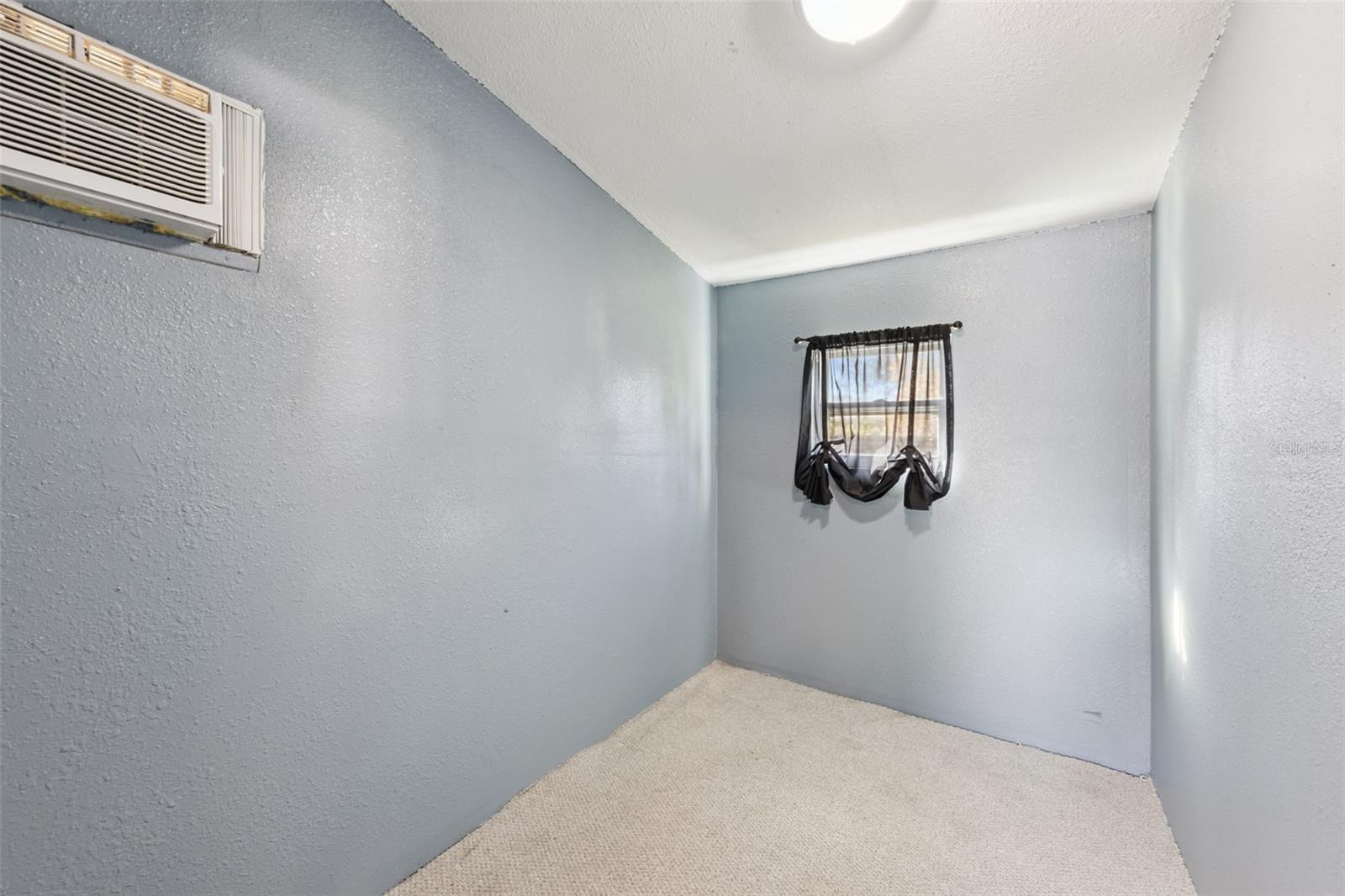 DELTONA LAKES UNIT 11 - Residential