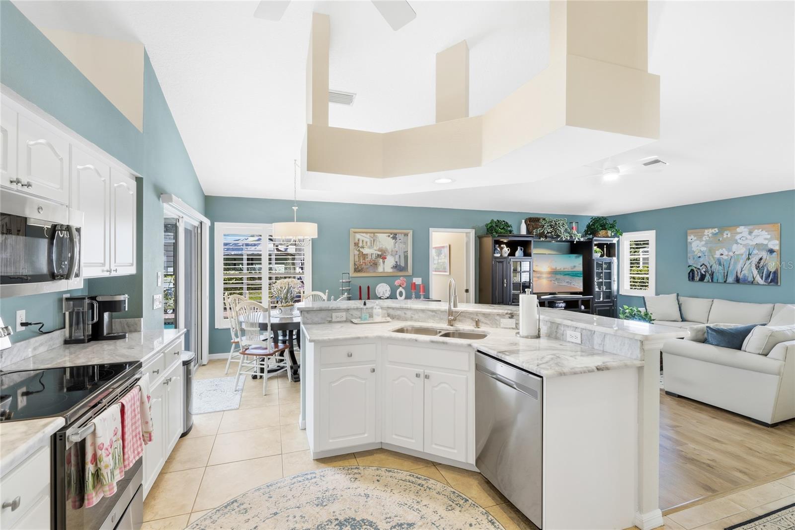 THE LAKES OF JACARANDA - Residential