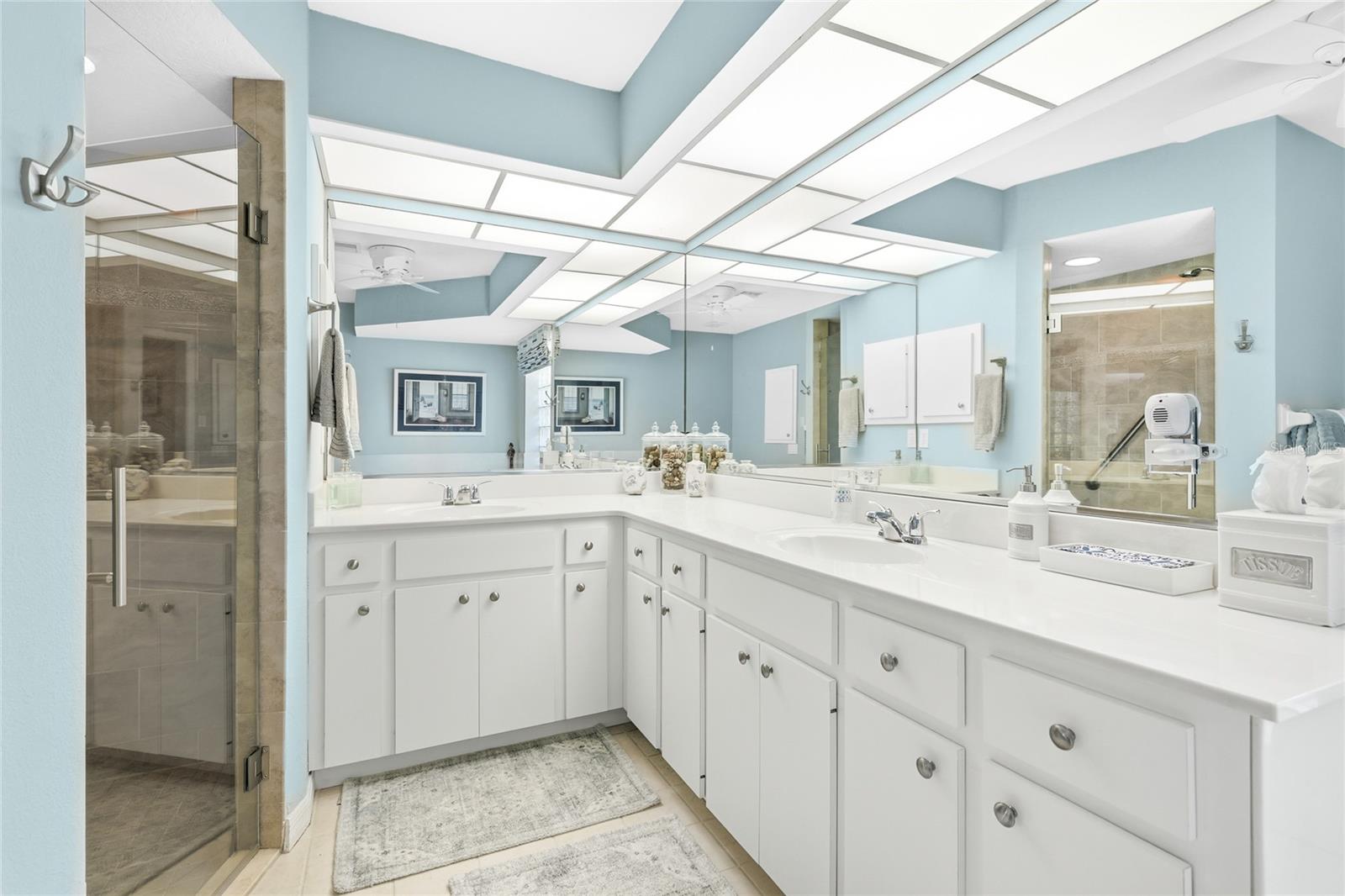 THE LAKES OF JACARANDA - Residential