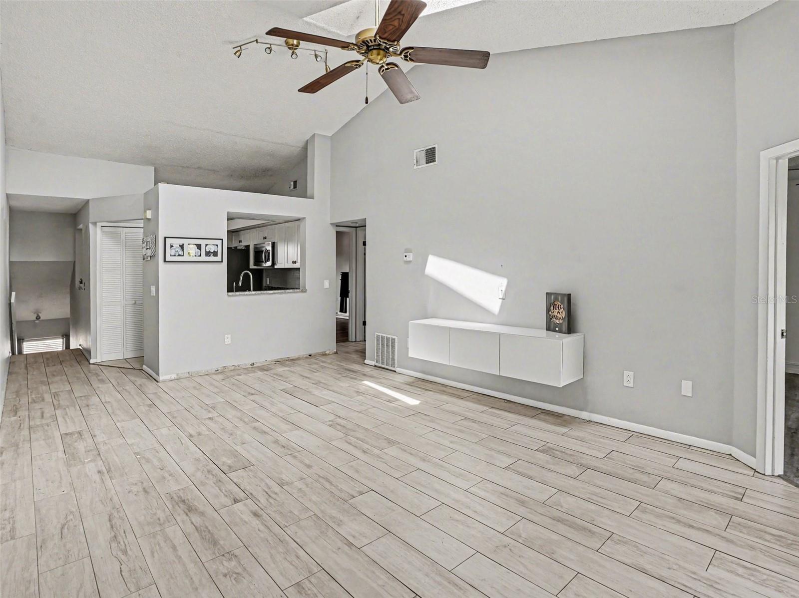 CLUB VILLAS AT WIMBLEDON PARK PH 01 - Residential