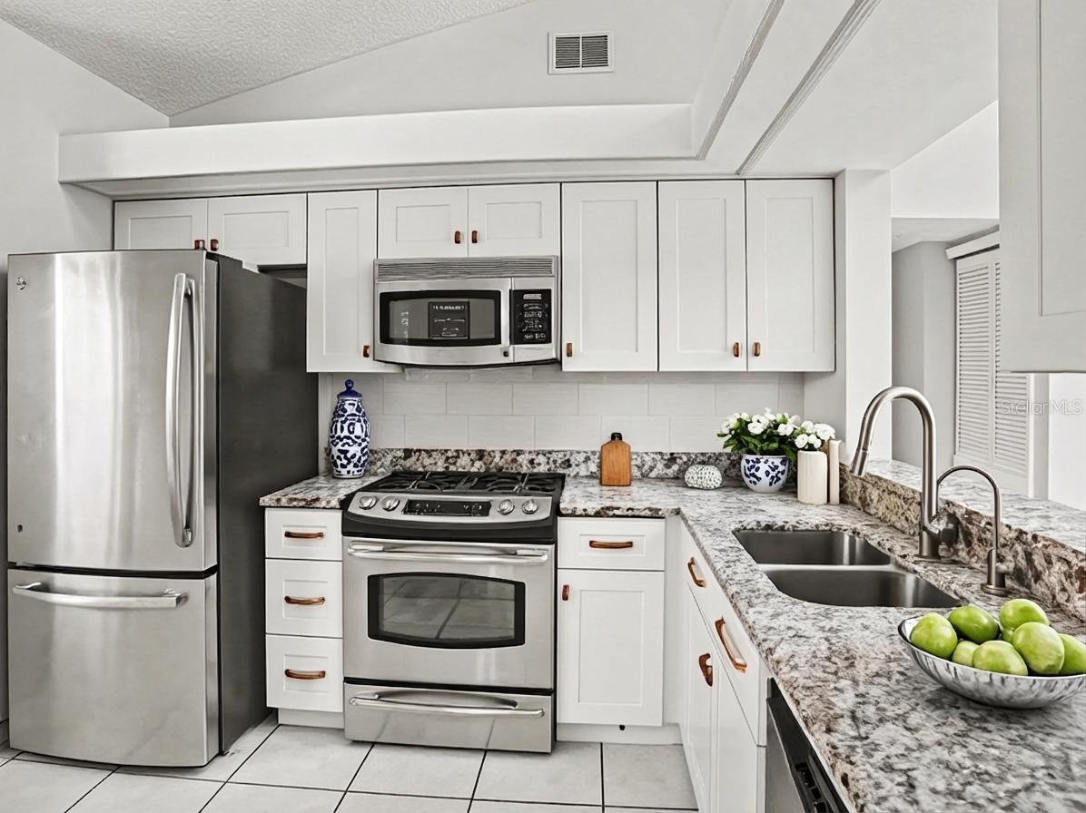 CLUB VILLAS AT WIMBLEDON PARK PH 01 - Residential