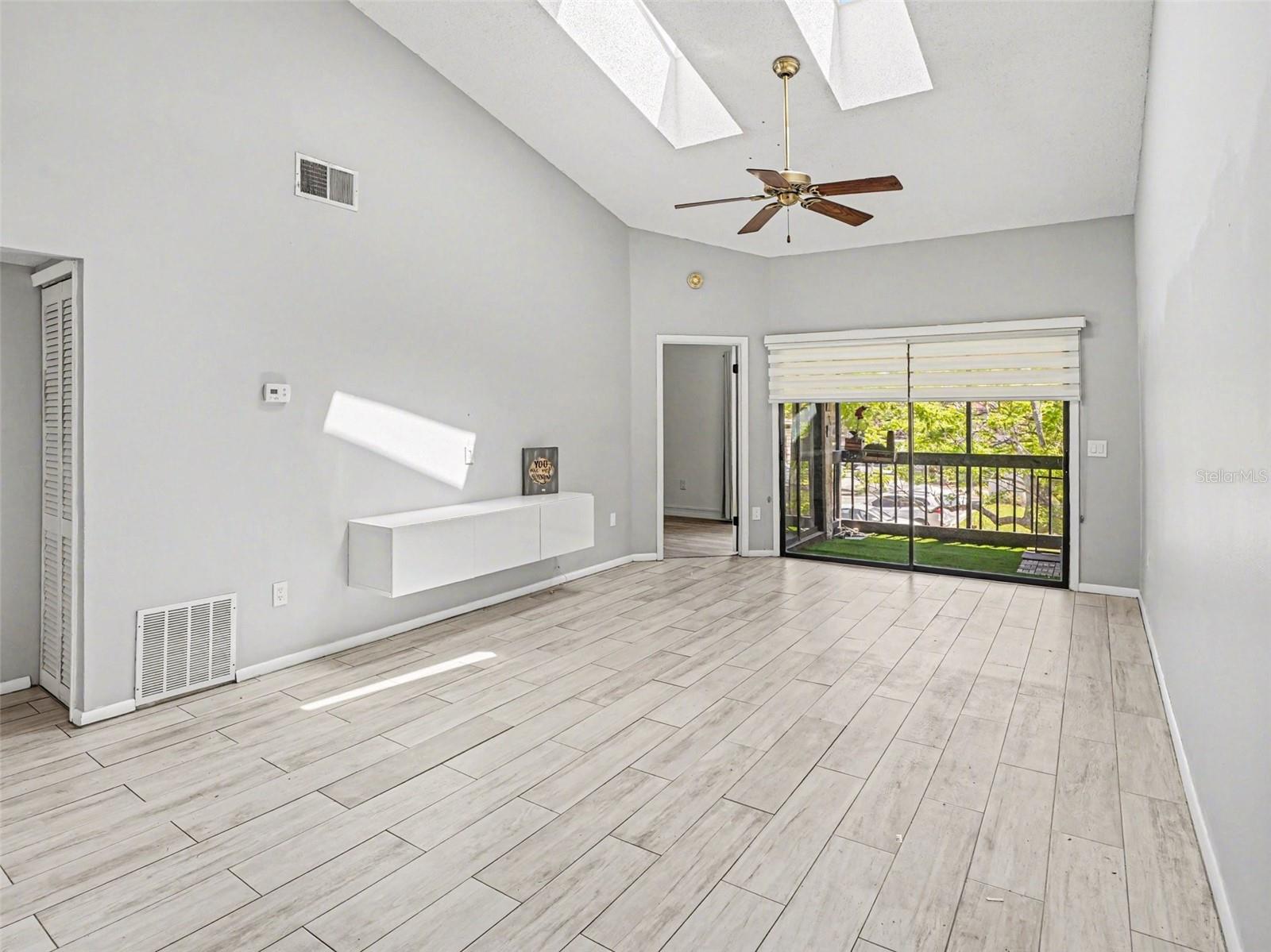 CLUB VILLAS AT WIMBLEDON PARK PH 01 - Residential