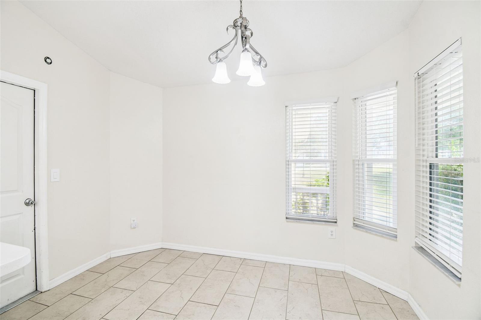 ROYAL HIGHLANDS - Residential