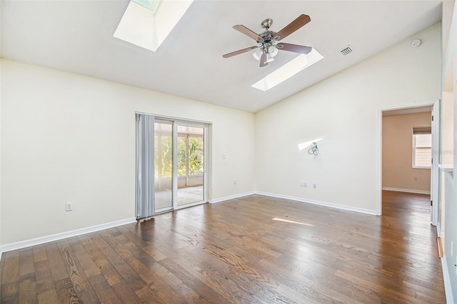 ROYAL HIGHLANDS - Residential