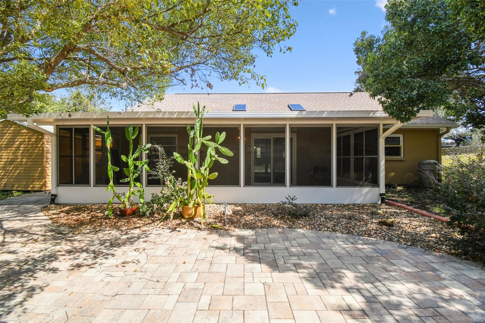 ROYAL HIGHLANDS - Residential