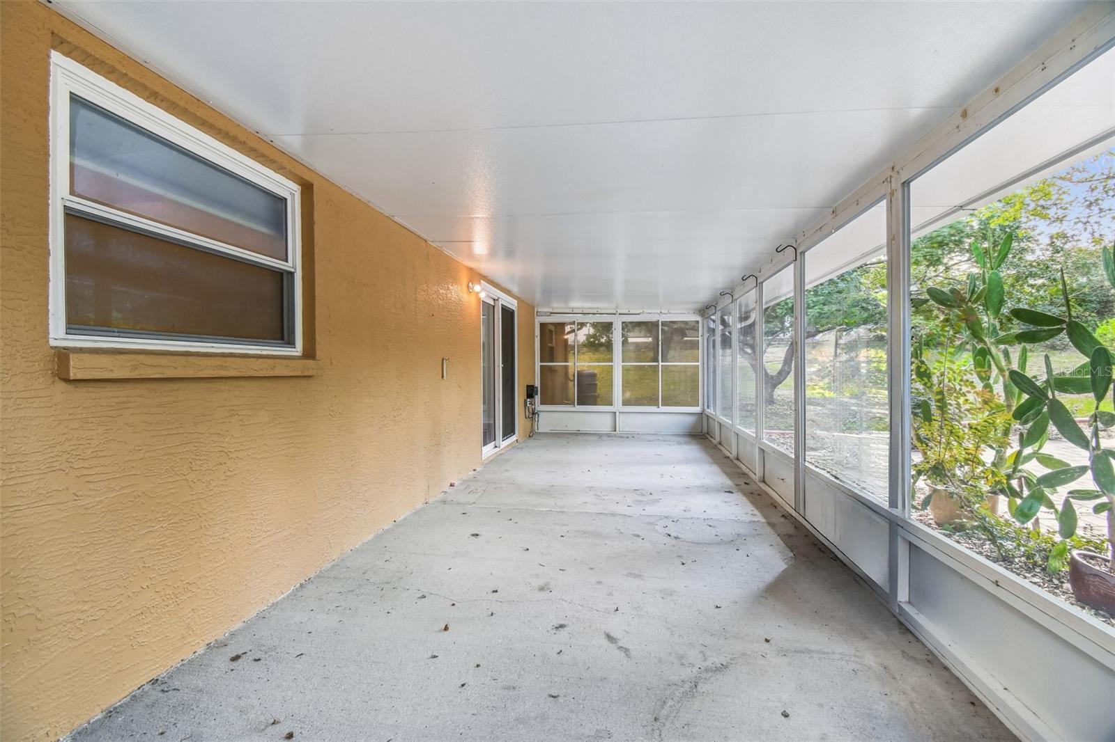 ROYAL HIGHLANDS - Residential