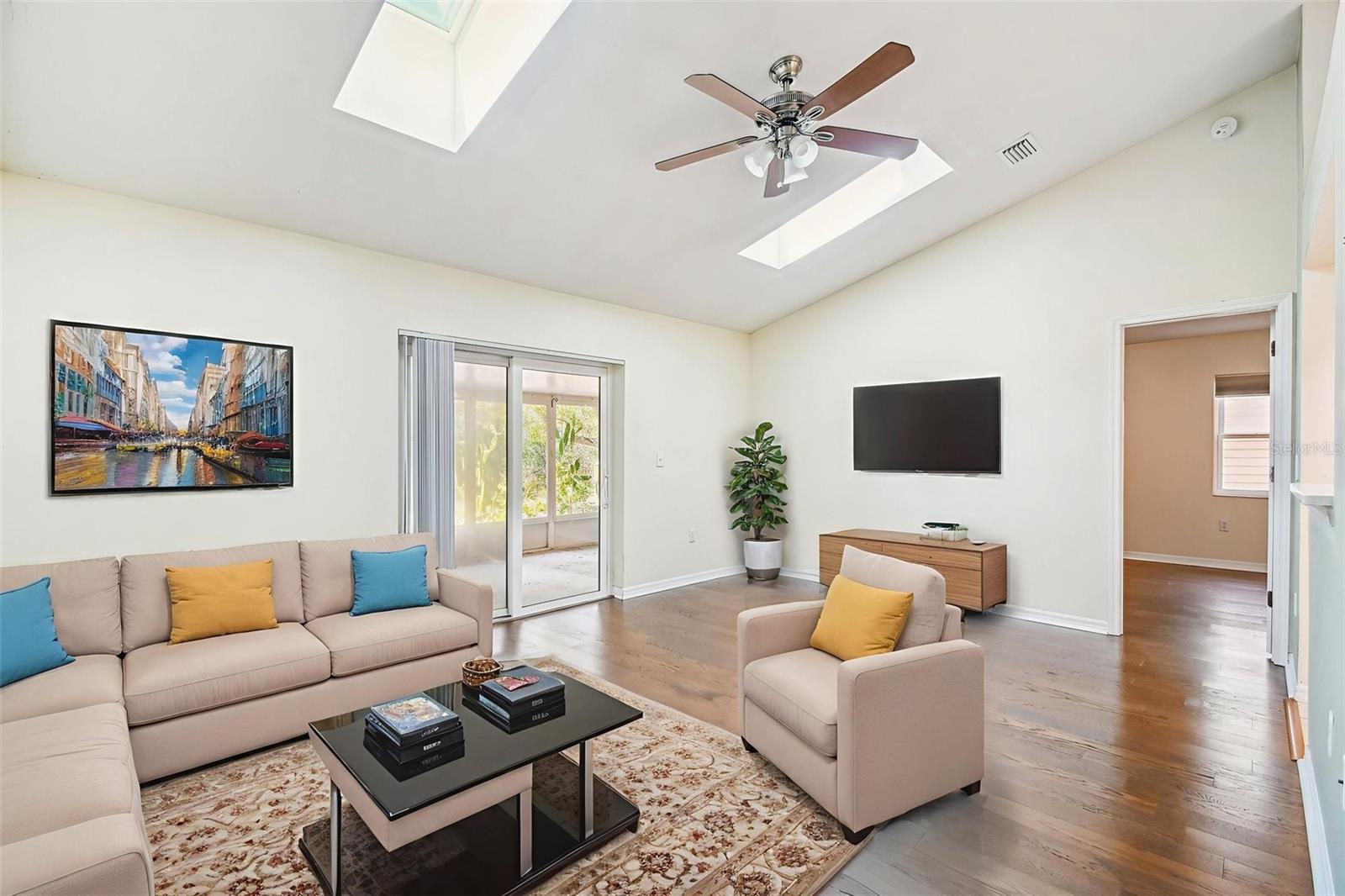 ROYAL HIGHLANDS - Residential