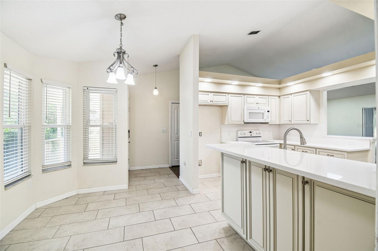 ROYAL HIGHLANDS - Residential