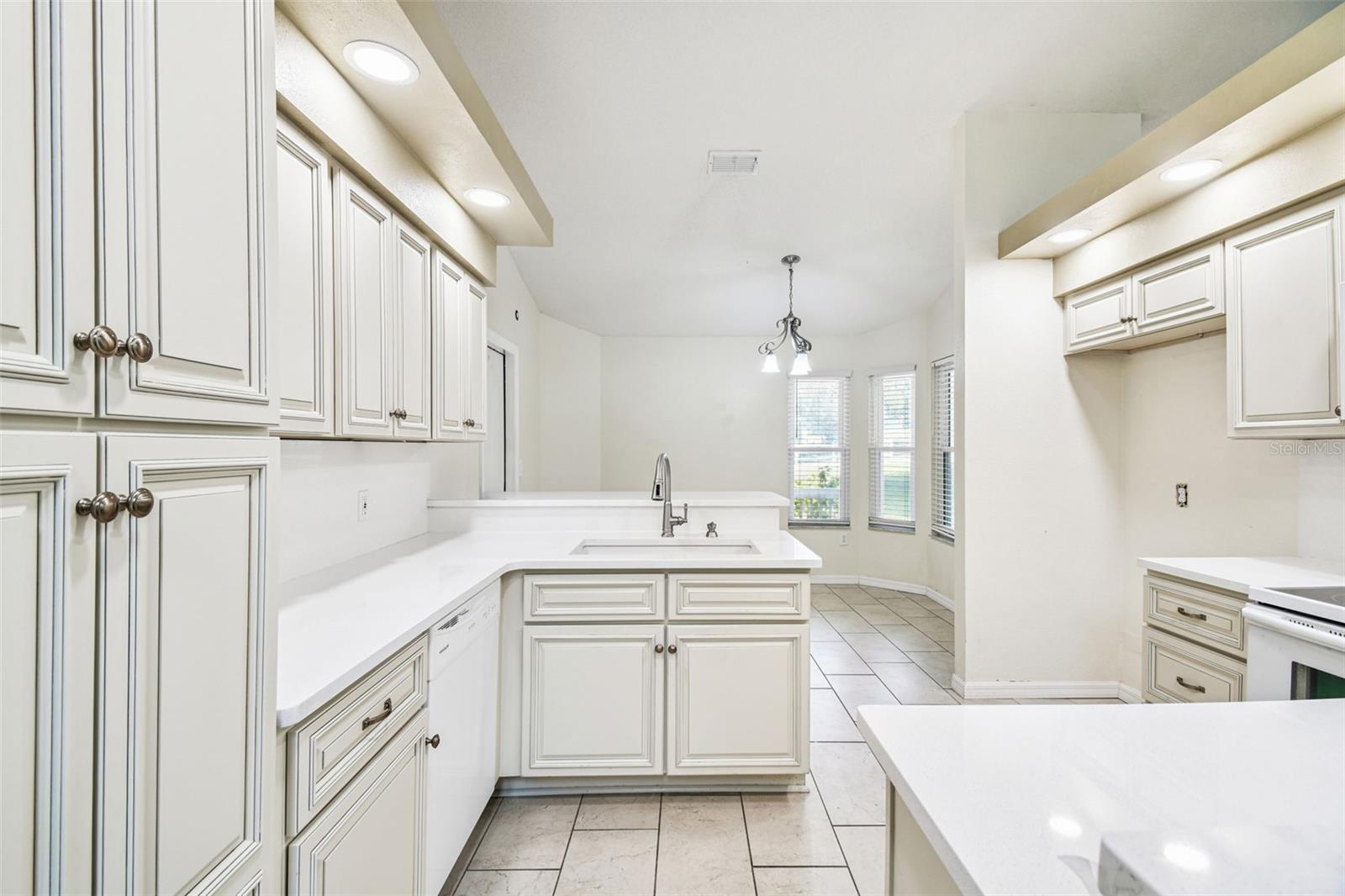 ROYAL HIGHLANDS - Residential