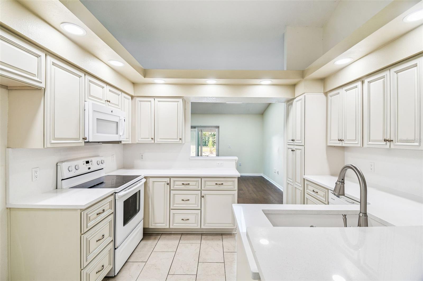 ROYAL HIGHLANDS - Residential