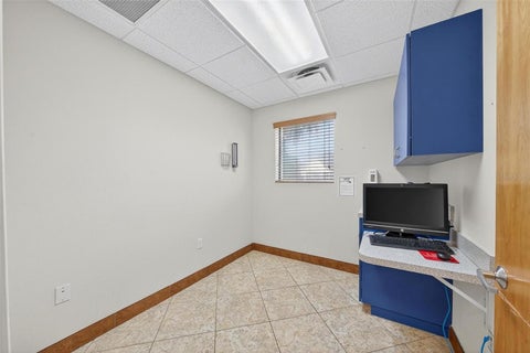 Tiny photo for 501 North Boulevard W, Leesburg, FL 34748 (MLS # OM734931)