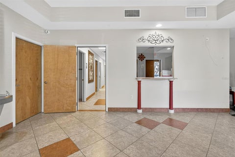 Tiny photo for 501 North Boulevard W, Leesburg, FL 34748 (MLS # OM734931)