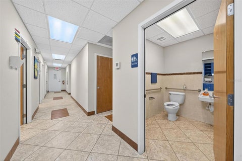 Tiny photo for 501 North Boulevard W, Leesburg, FL 34748 (MLS # OM734931)