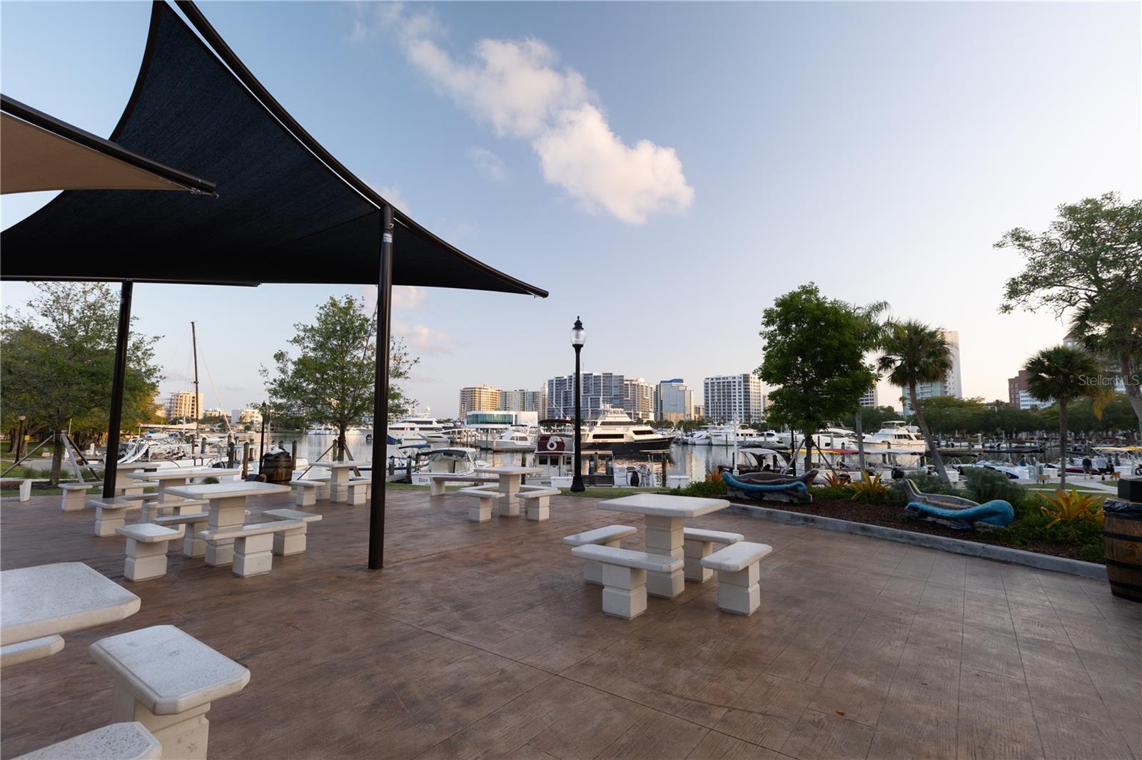 REGENCY HOUSE - Residential