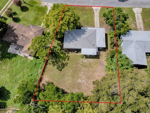 Tiny photo for 2014 Helms Avenue, Leesburg, FL 34748 (MLS # O6437710)