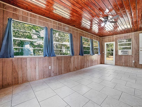 Tiny photo for 2014 Helms Avenue, Leesburg, FL 34748 (MLS # O6437710)