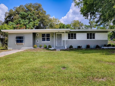 Tiny photo for 2014 Helms Avenue, Leesburg, FL 34748 (MLS # O6437710)