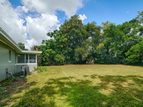 Tiny photo for 2014 Helms Avenue, Leesburg, FL 34748 (MLS # O6437710)