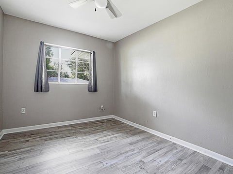 Tiny photo for 2014 Helms Avenue, Leesburg, FL 34748 (MLS # O6437710)