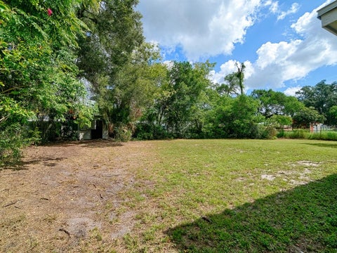 Tiny photo for 2014 Helms Avenue, Leesburg, FL 34748 (MLS # O6437710)