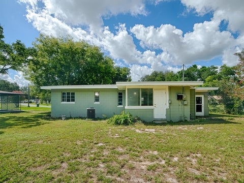 Tiny photo for 2014 Helms Avenue, Leesburg, FL 34748 (MLS # O6437710)