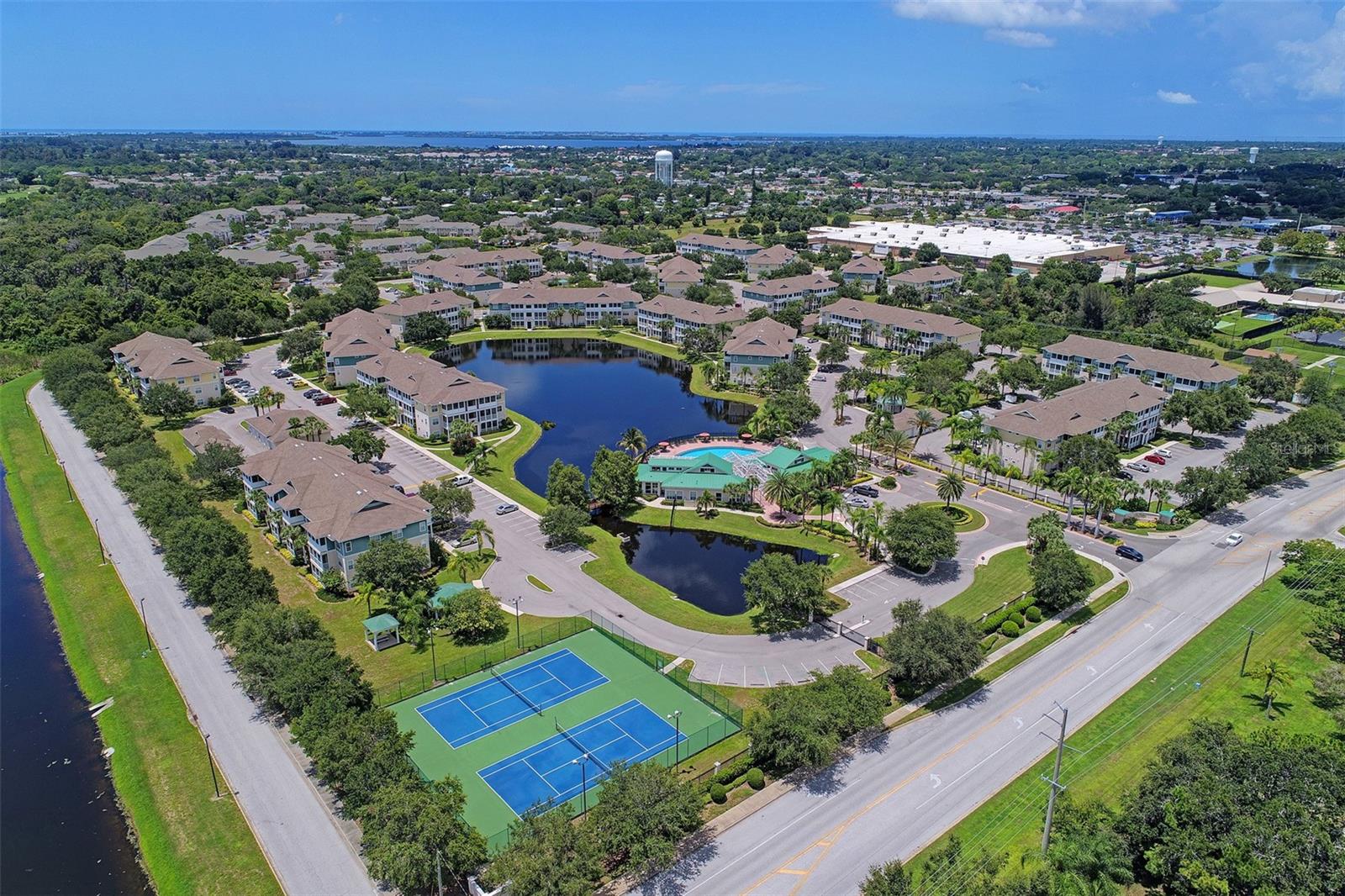 THE PALMS OF CORTEZ OR 2038 PG 5178 - Residential Lease