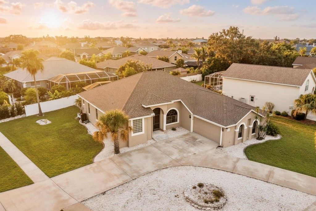 Photo of 821 Greenview Dr, Apollo Beach, FL 33572 (MLS # TB8488363)