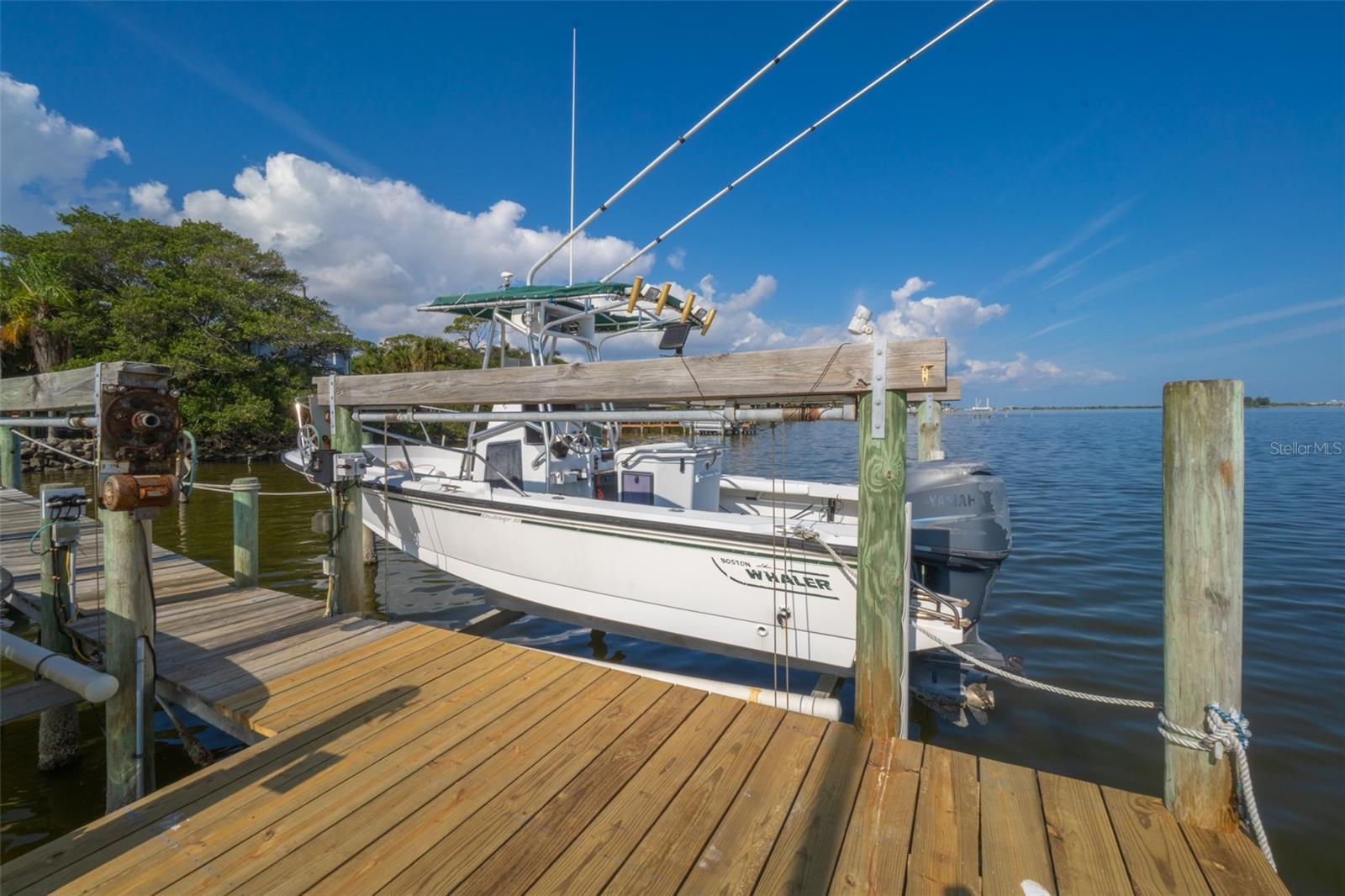 954 S BANANA RIVER DRIVE