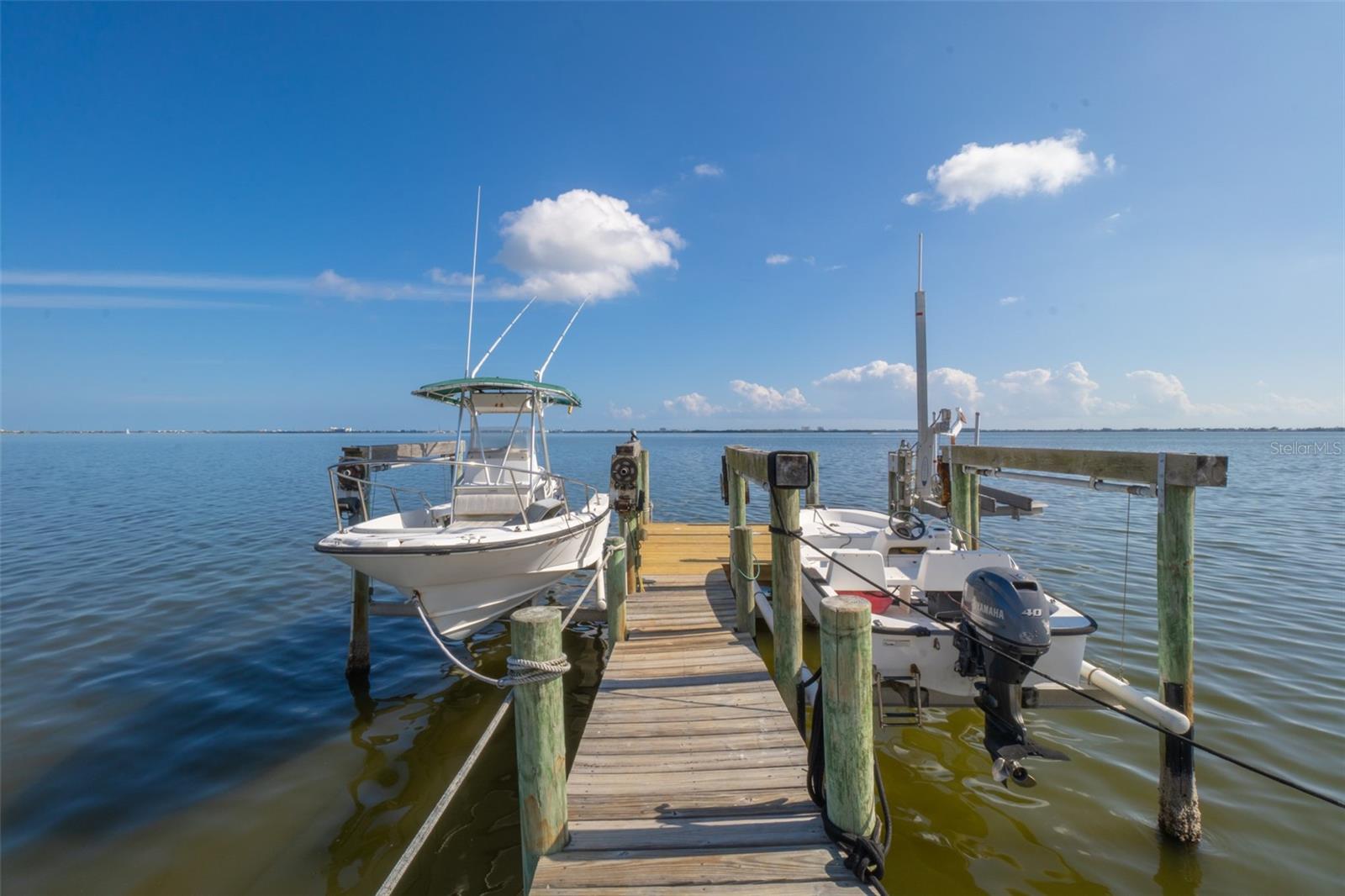 954 S BANANA RIVER DRIVE