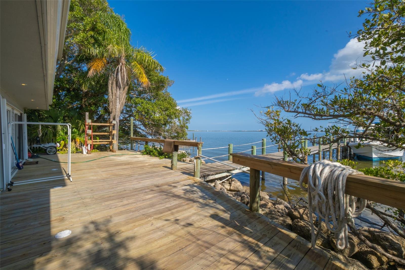 954 S BANANA RIVER DRIVE