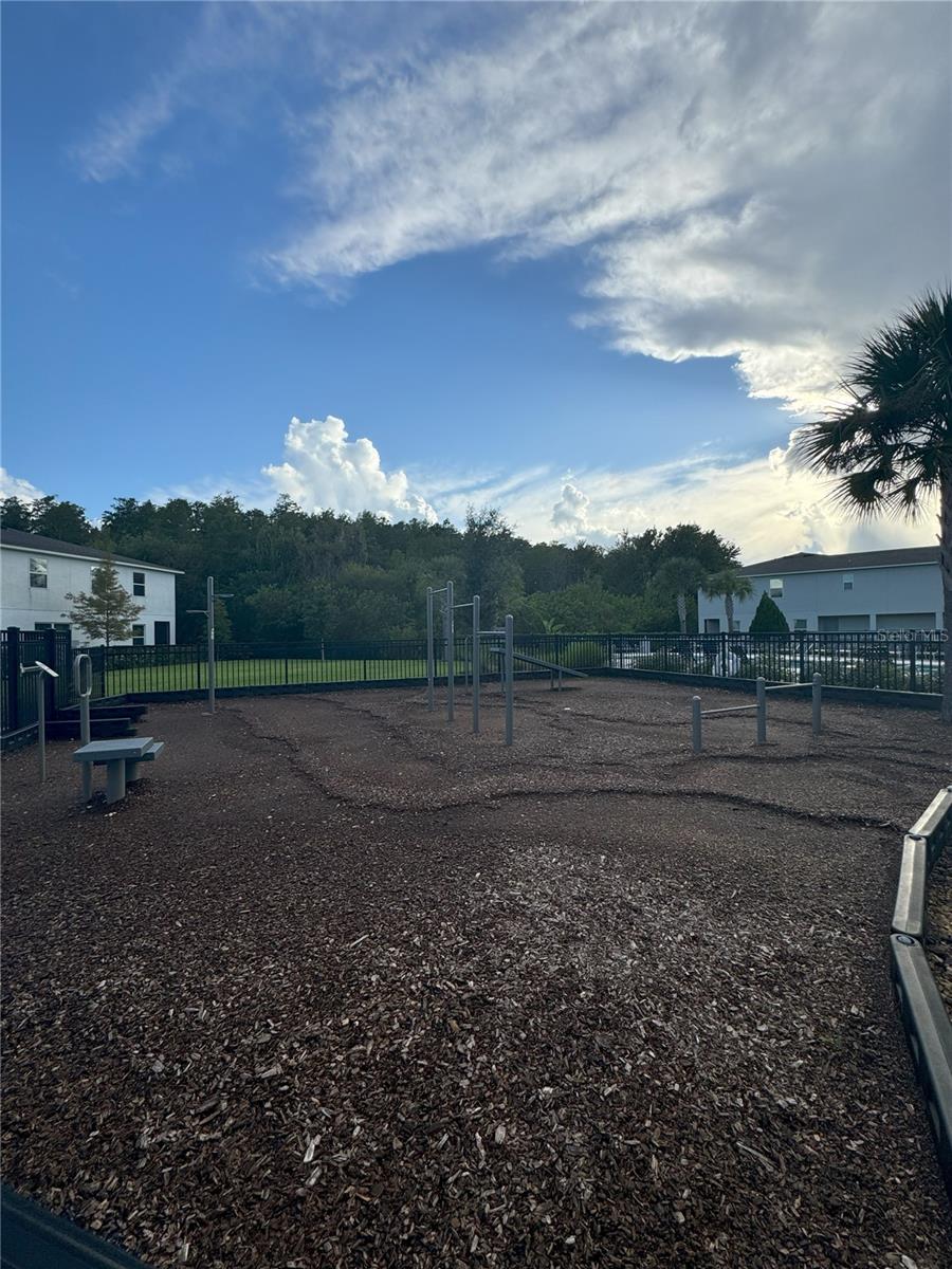 BELLA PARC TWNHMS - Residential Lease