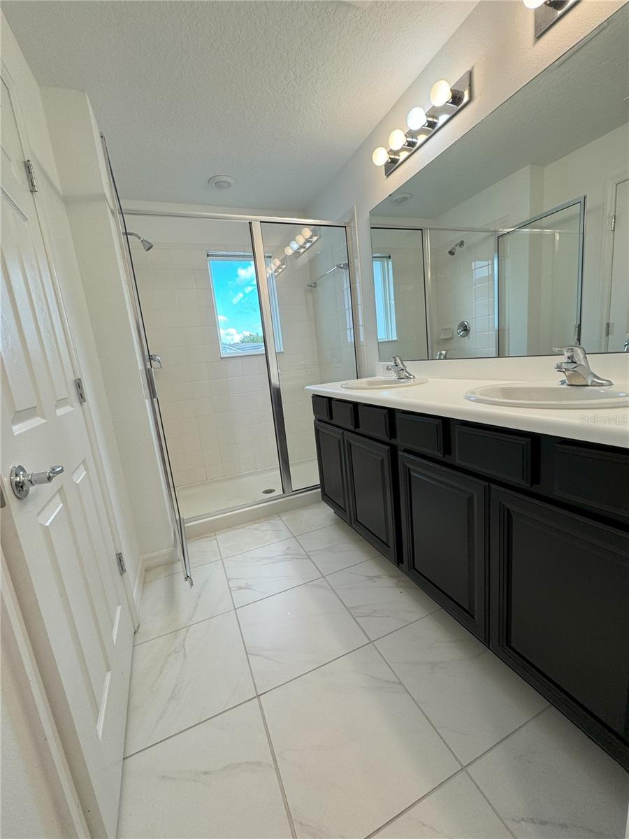 BELLA PARC TWNHMS - Residential Lease