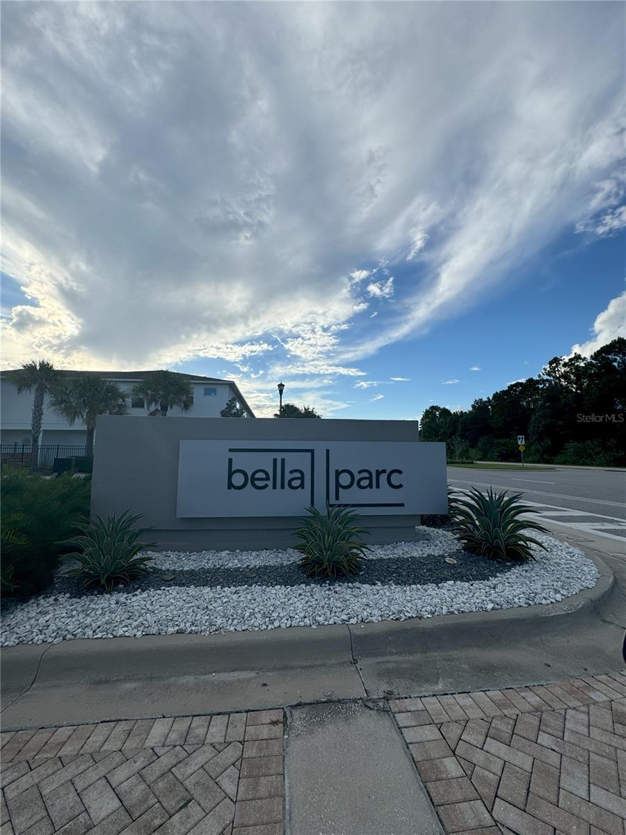 BELLA PARC TWNHMS - Residential Lease