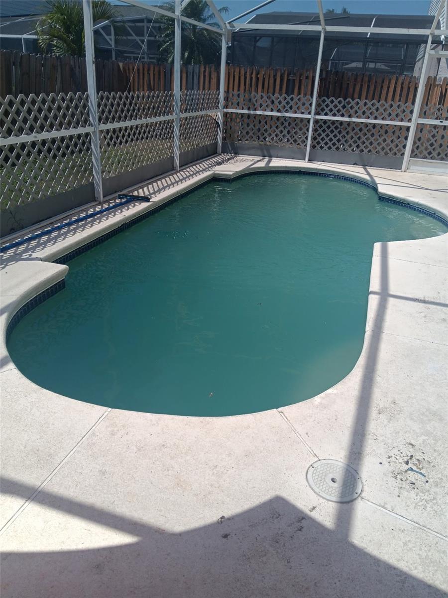 2604 AVONDALE COURT