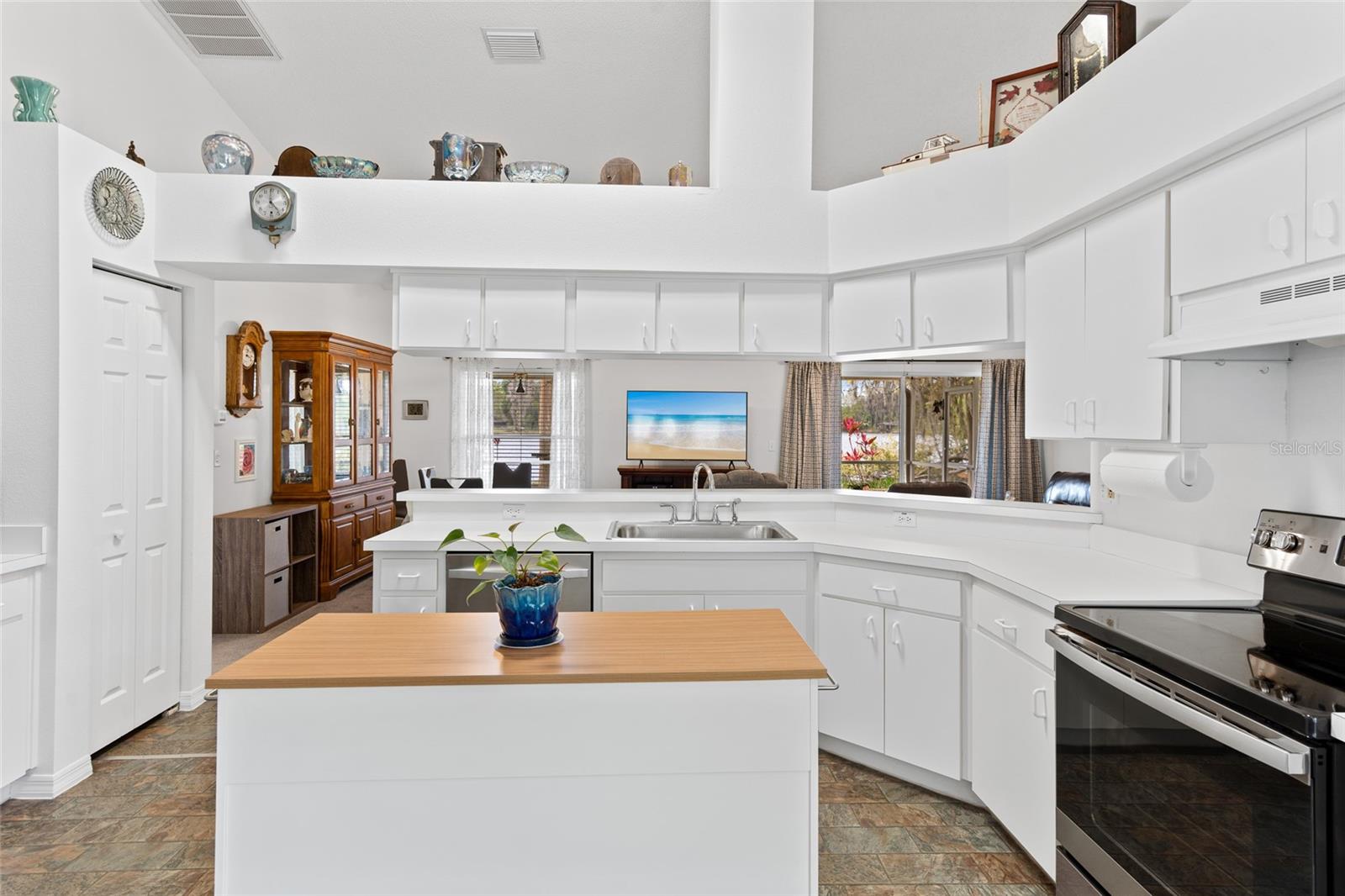 LAKE SHARON ESTATES - Residential