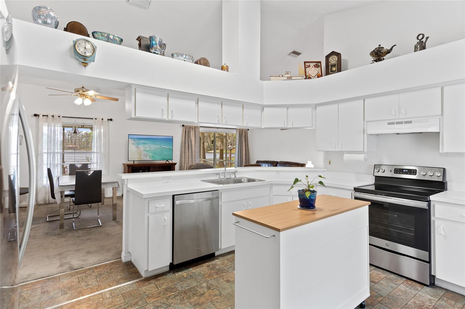 LAKE SHARON ESTATES - Residential