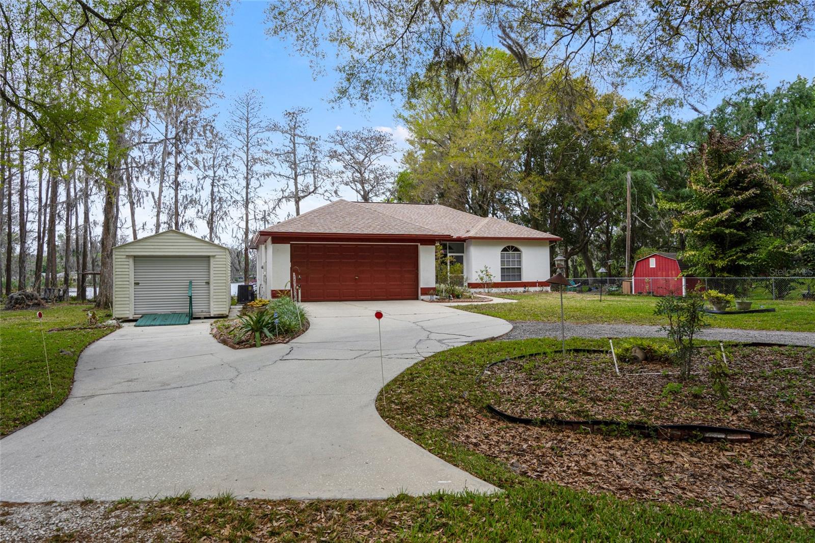 LAKE SHARON ESTATES - Residential