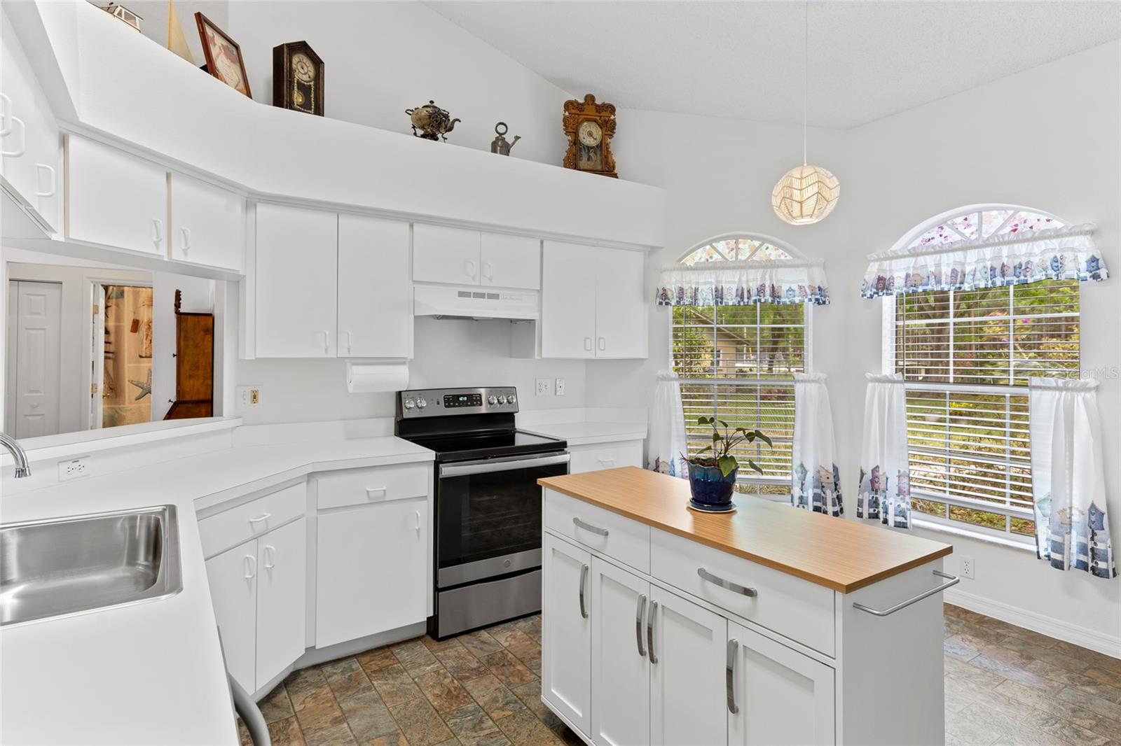 LAKE SHARON ESTATES - Residential