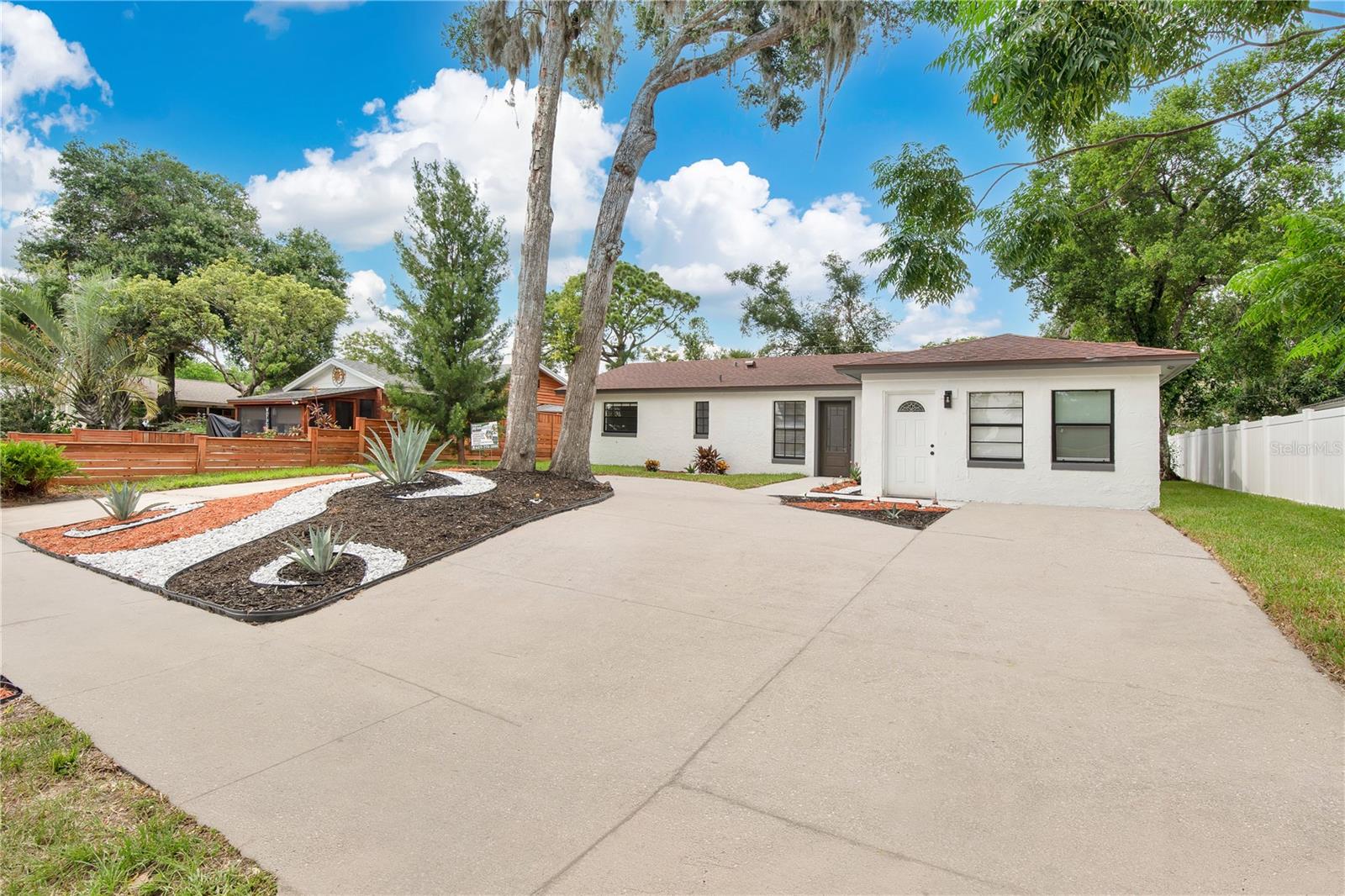 2181 LINDEN ROAD