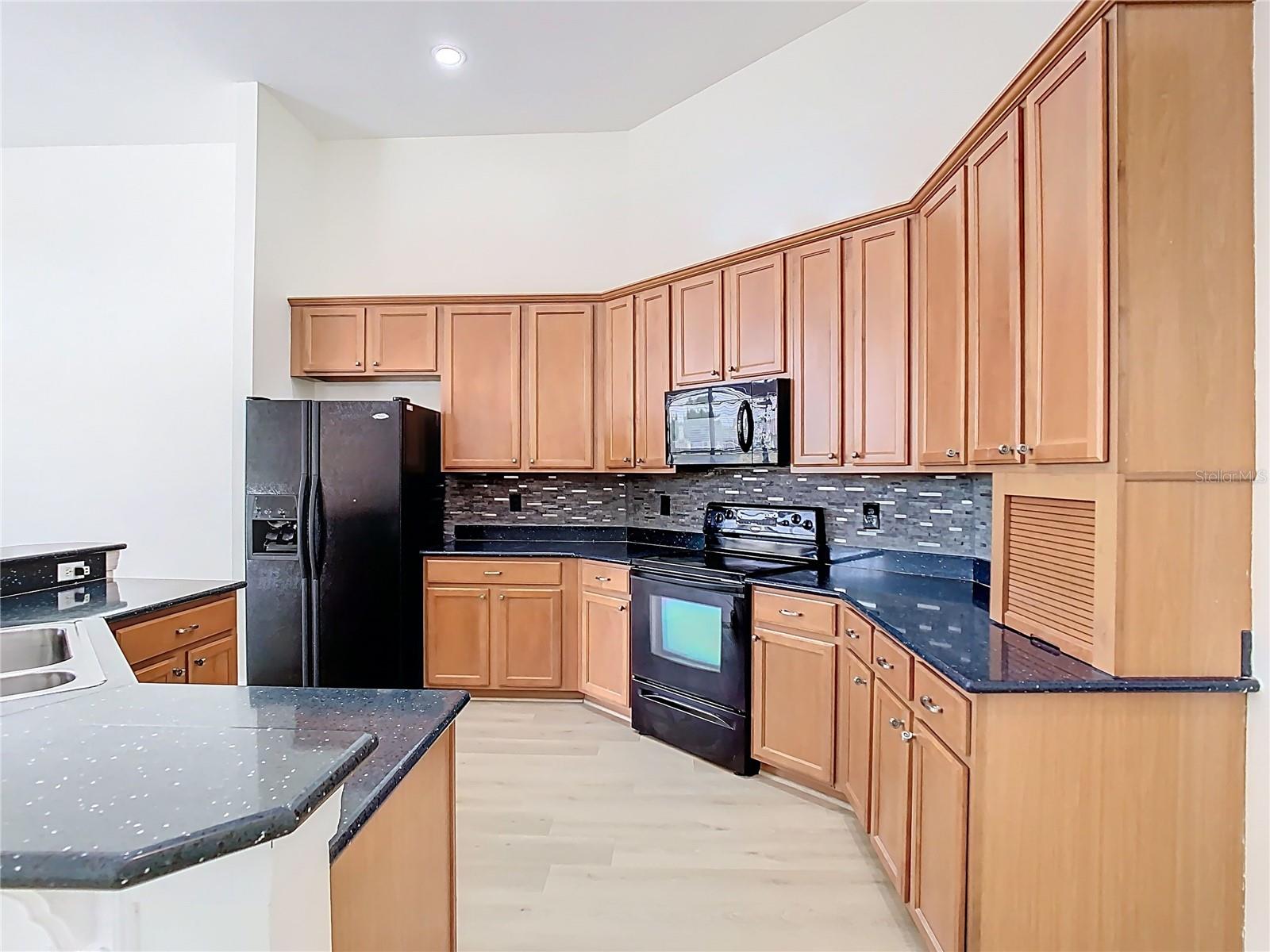 6879 REMINGTON VIEW COURT