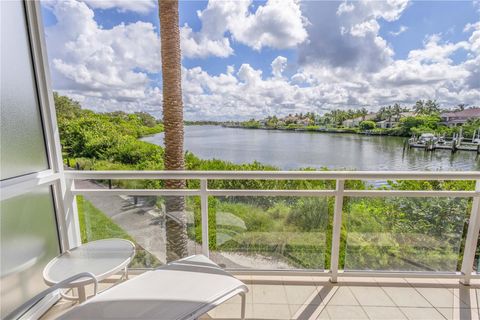 A home in LONGBOAT KEY