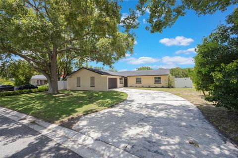 Photo of 725 Laurel Way, Casselberry, FL 32707 (MLS # O6295242)
